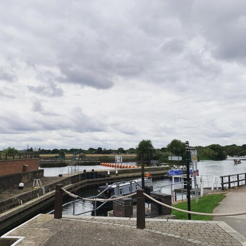 Cloudy over Beeston Lock